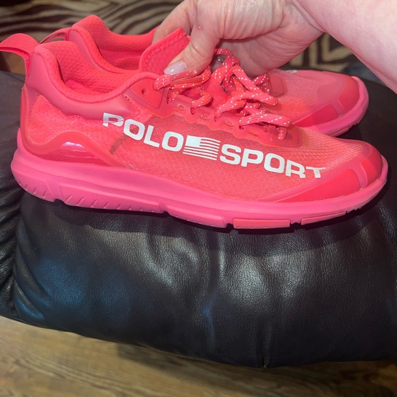 Polo sport tennis shoes. EUC. Size 7 - Picture 2 of 4